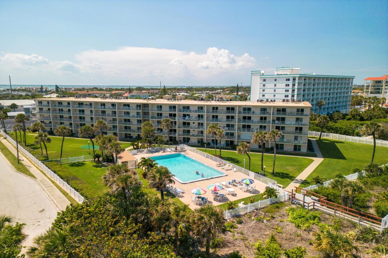 Cocoa Beach Towers Exterior photo