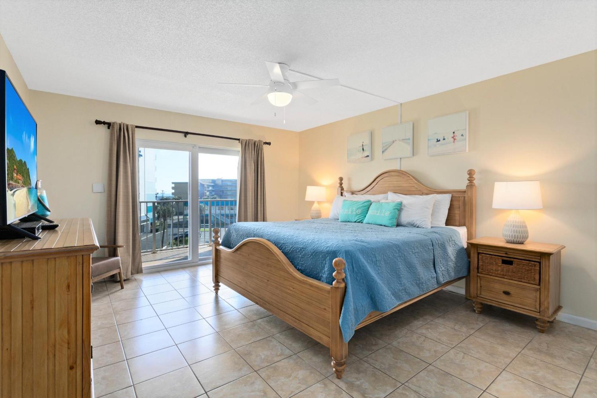 Cocoa Beach Towers Room photo