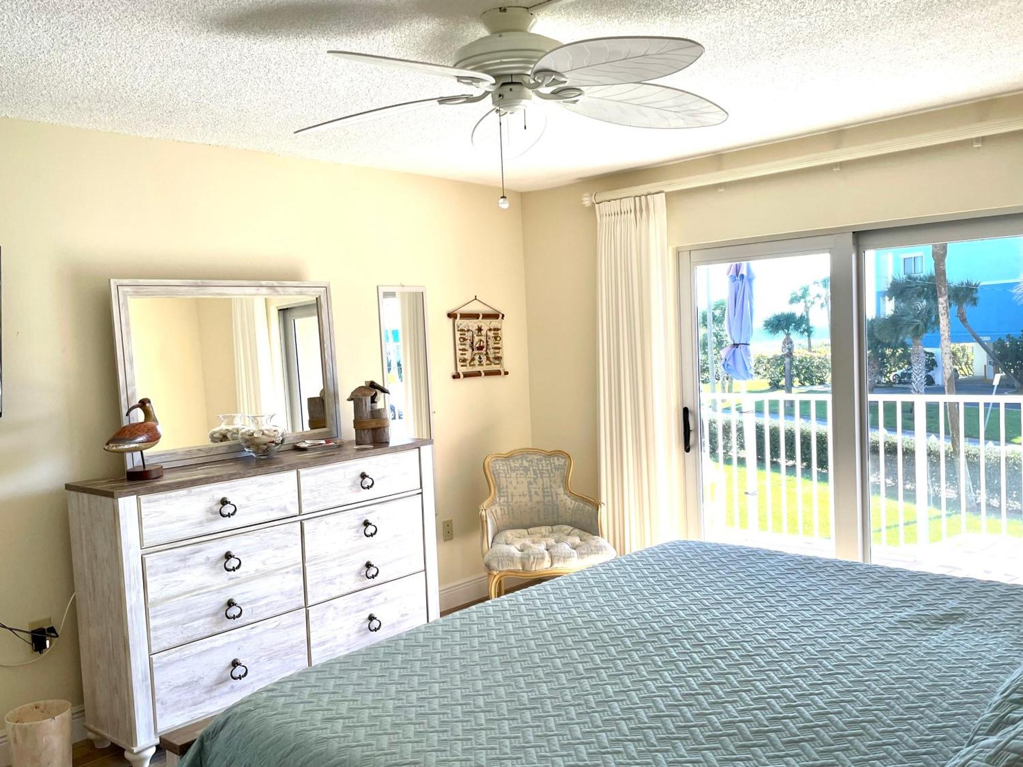Cocoa Beach Towers Room photo
