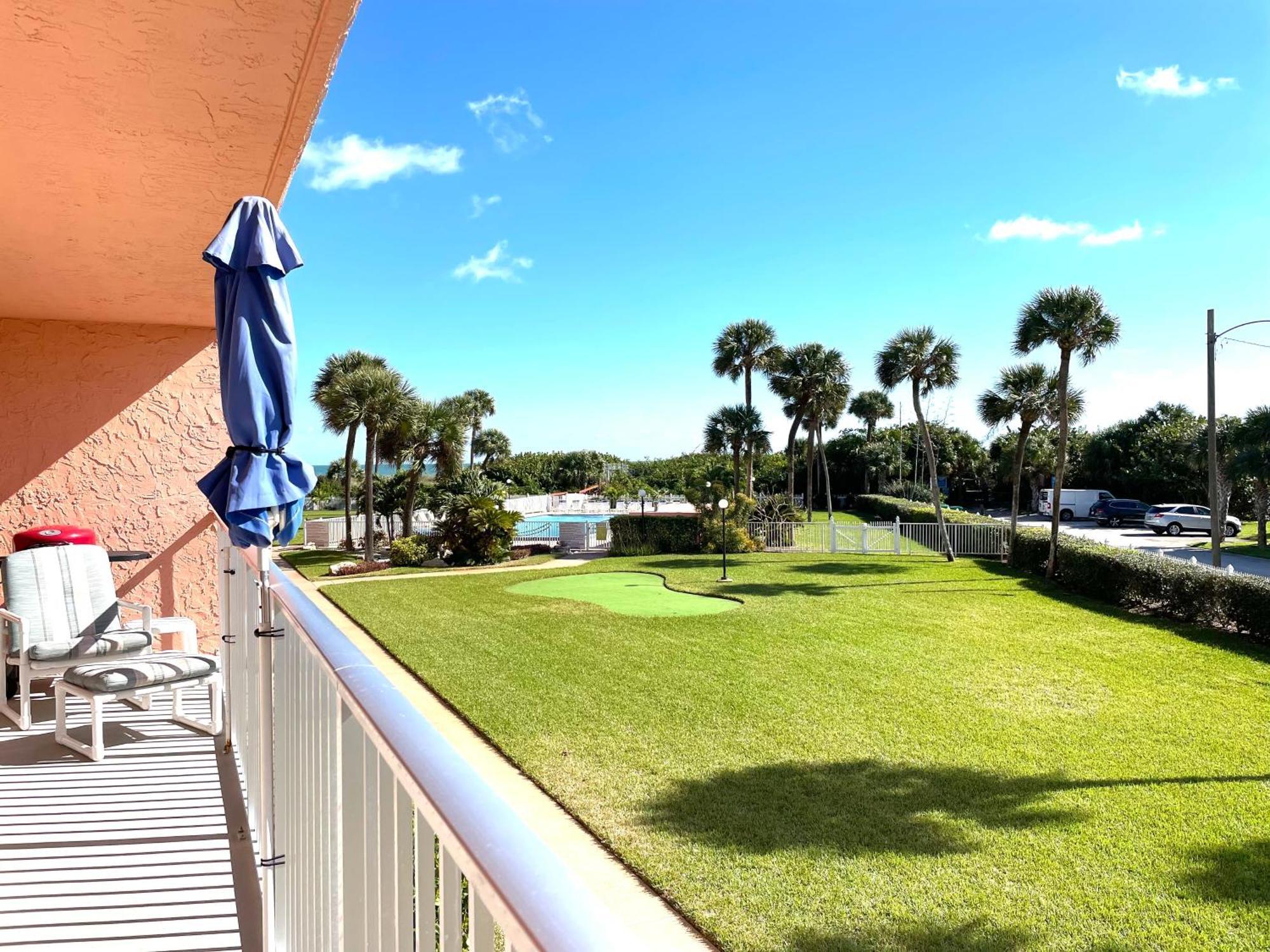 Cocoa Beach Towers Room photo